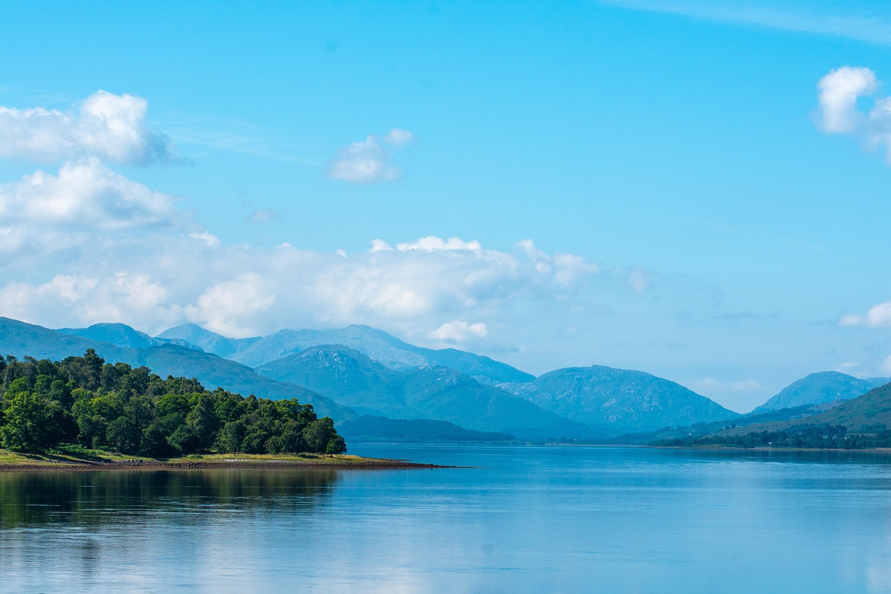 Mist, Midges, and the Middle of Nowhere: A Beginner's First Wild Camp by a Loch